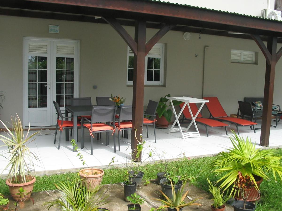 Petit Paradis Appartement Morne la Valeur Buitenkant foto