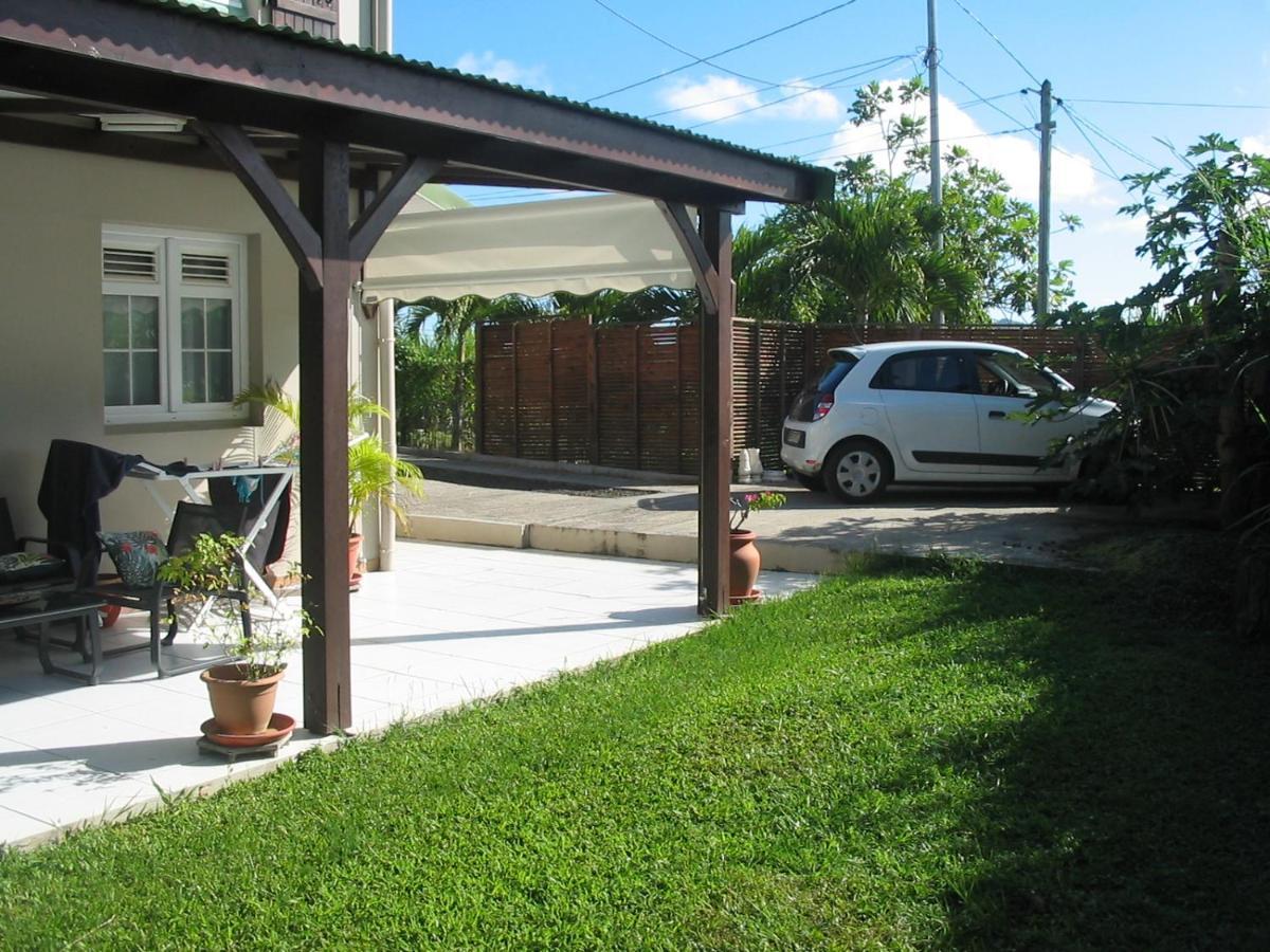 Petit Paradis Appartement Morne la Valeur Buitenkant foto